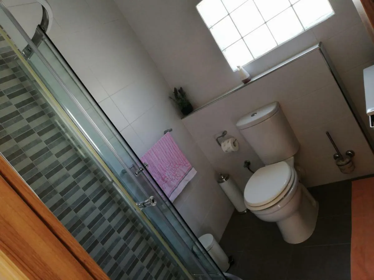 Studio apartment with private terrace, Jacuzzi&views Mosta
